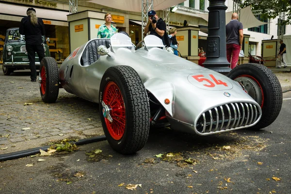 Custom race car, based Alfa Romeo and engine of BMW 328, 1951. Designer Karl Baum, pilot Willibald Heller. The Classic Days on Kurfuerstendamm. — стокове фото