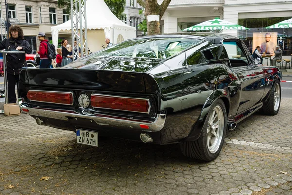 Pony car Ford Shelby GT500 "Eleanor" Super Snake. Rear view. The Classic Days on Kurfuerstendamm. — Stock Photo, Image