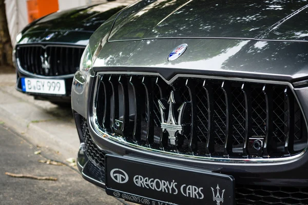 Фрагмент представительского автомобиля Maserati Ghibli (M157). Классические дни на Курфюрстенде . — стоковое фото