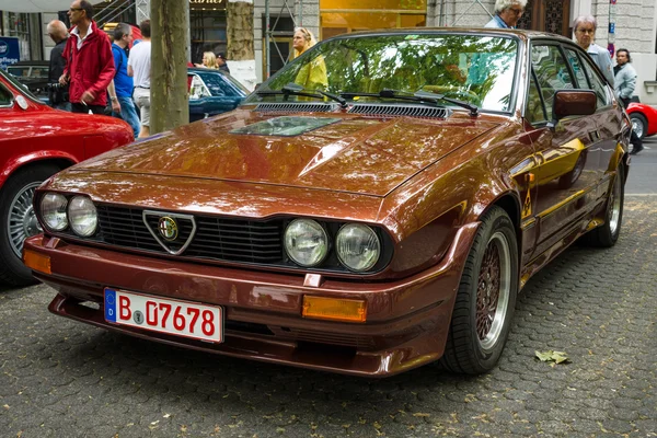 Sports car Alfa Romeo GTV6. The Classic Days on Kurfuerstendamm. — Stockfoto