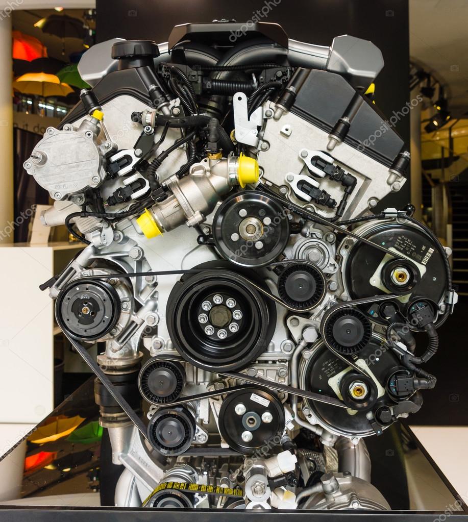 Engine V12 DOHC (BMW N73) of the Rolls-Royce. The Classic Days on ...