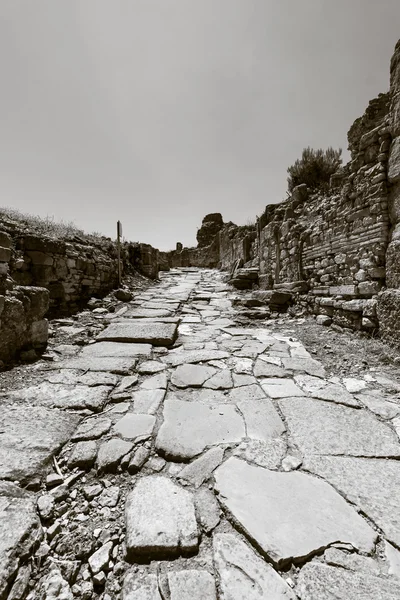 Ruínas antigas de Aspendos. A Turquia. Sépia — Fotografia de Stock