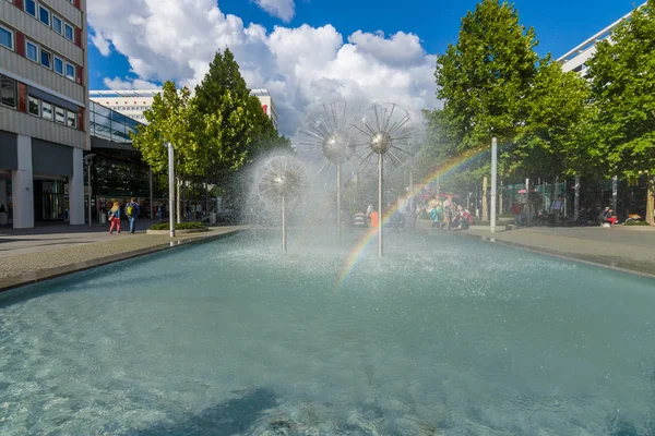 A beautiful fountain in the form of a ball on the square in the old town — Stock fotografie