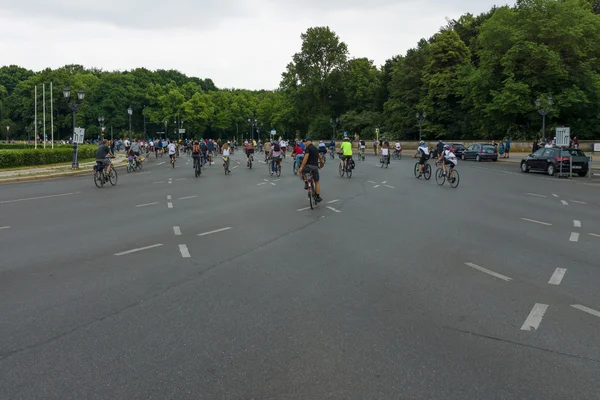 Sob o slogan "Mais espaço para bicicletas" e "Bike Berlin - agora!" , realizou uma maratona de ciclismo . — Fotografia de Stock