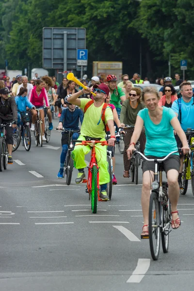 Sob o slogan "Mais espaço para bicicletas" e "Bike Berlin - agora!" , realizou uma maratona de ciclismo . — Fotografia de Stock