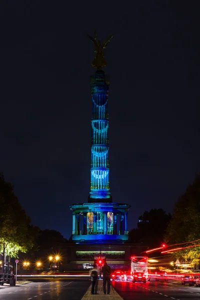 Berlińska kolumna zwycięstwa w oryginalnym oświetleniu. Coroczny Festiwal świateł" — Zdjęcie stockowe