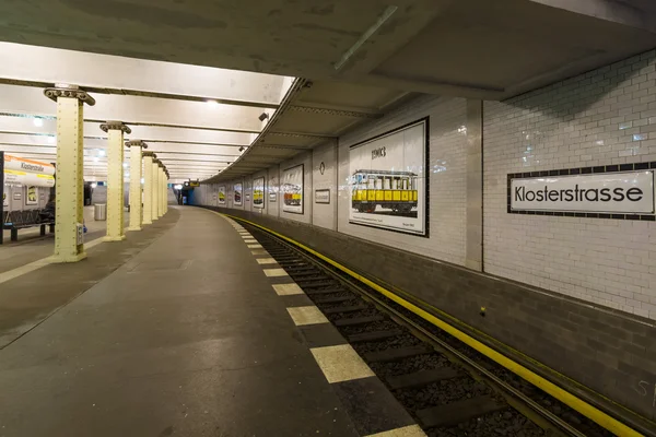 Estação de metro Klosterstrasse. Berlim . — Fotografia de Stock