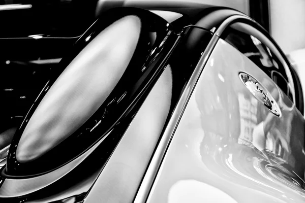 Fragment de la Bugatti Veyron EB 16.4 est une voiture de tourisme grand moteur — Photo