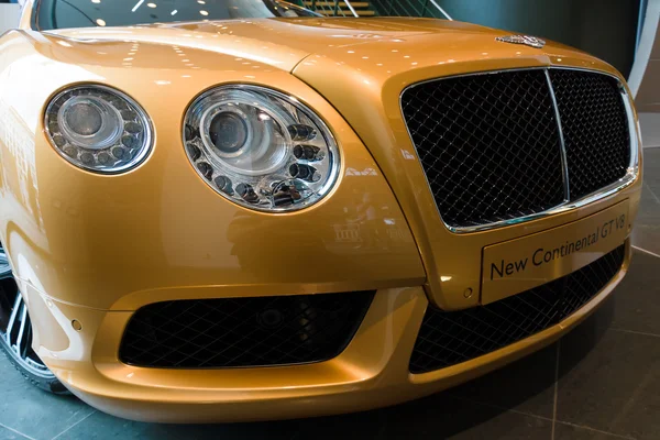 Voiture de luxe personnelle Bentley New Continental GT V8 — Photo