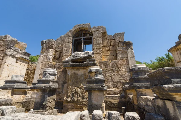 Ancient ruins of Perge. The Nymphaeum. Turkey — Stock Photo, Image