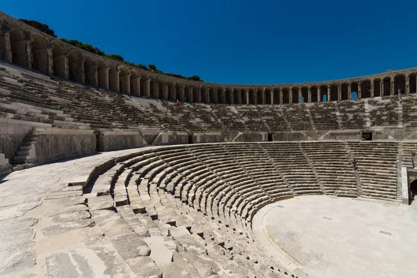 The Roman ancient theater in Aspendos. The province of Antalya. Mediterranean coast of Turkey. — Stock Photo, Image