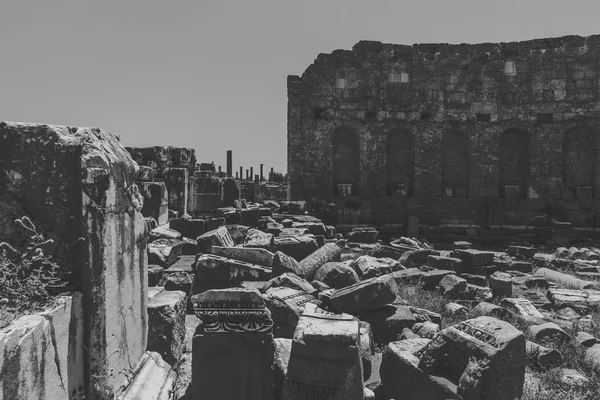 Стародавні руїни Перге. Чорно-білі. Туреччина — стокове фото