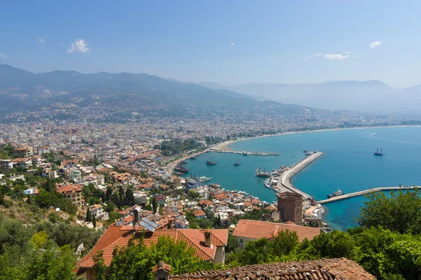 Zee haven van Antalya. Uitzicht vanaf de vogelvlucht bekijken. — Stockfoto