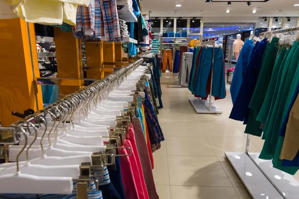 Compras na loja LC Waikiki . — Fotografia de Stock