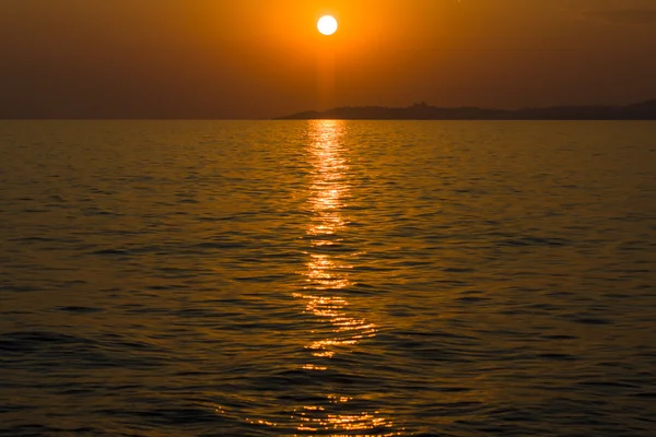Sonnenuntergang auf dem Meer. — Stockfoto