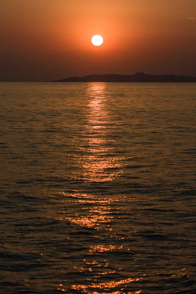 海に沈む夕日. — ストック写真