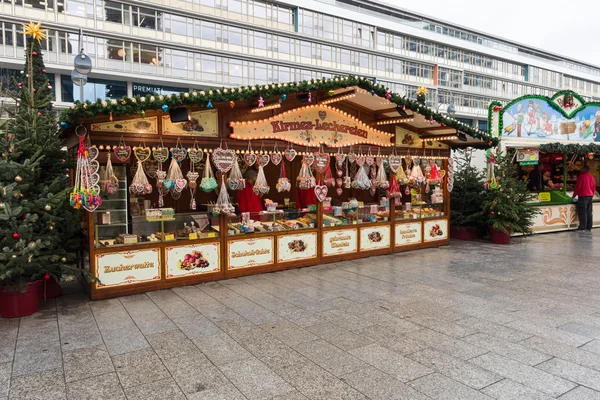 Christmas market on the square near the Kaiser Wilhelm Memorial Church — Stock fotografie