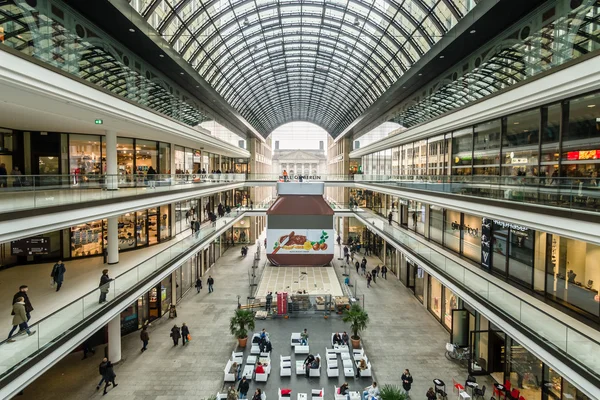 O novo centro comercial "Mall of Berlin" em Potsdamer Platz . — Fotografia de Stock