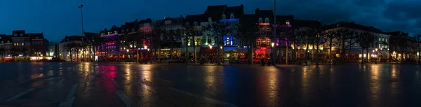 Evening Maastricht. The historic center, Vrijthof. Panoramic view — Stock Photo, Image