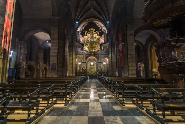 Interior de la Basílica de Nuestra Señora de la Asunción — Foto de Stock