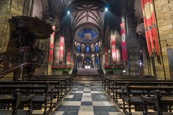 Interior de la Basílica de Nuestra Señora de la Asunción — Foto de Stock