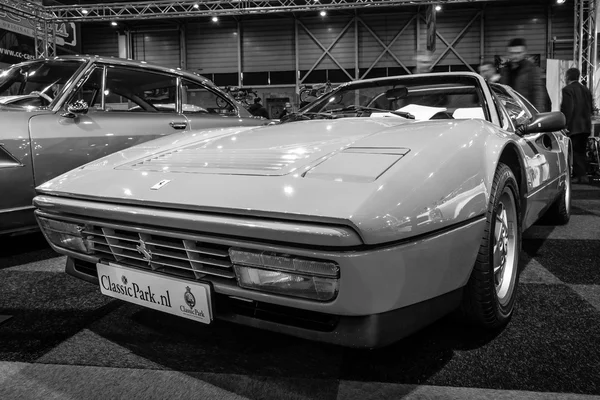 跑车法拉利 328 gts (gran turismo 蜘蛛), 1989 — 图库照片