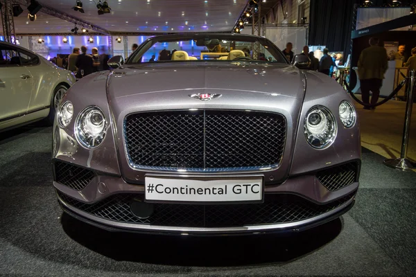 Voiture de luxe Bentley Continental GTC V8S, depuis 2016 . — Photo