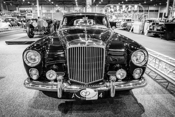 Wysokiej jakości luksusowych samochodów Bentley Continental S2 Drophead Coupe przez Park Ward, 1963 — Zdjęcie stockowe