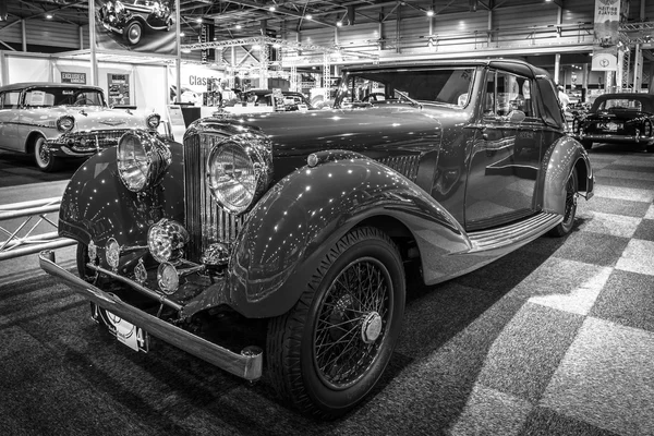 Vintage bil Bentley 4 1/4 liter Derby Drophead Coupe, 1936 — Stockfoto