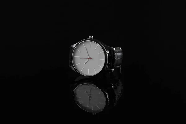 Reloj Pulsera Mesa Cristal Negro — Foto de Stock