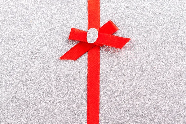 Kırmızı hediye şerit yay