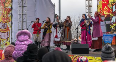 Maslenitsa bir Doğu Slav dini ve halk tatilidir.