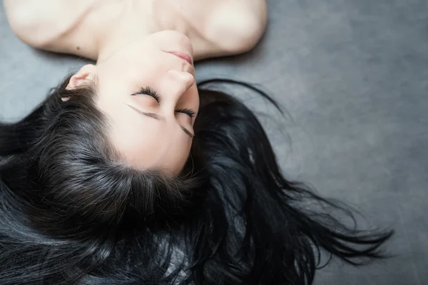 Schöne schwarze Haare. — Stockfoto