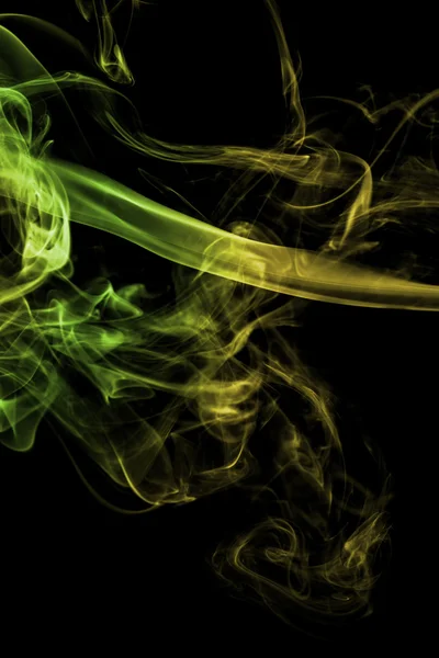 Grön rök på en svart. — Stockfoto