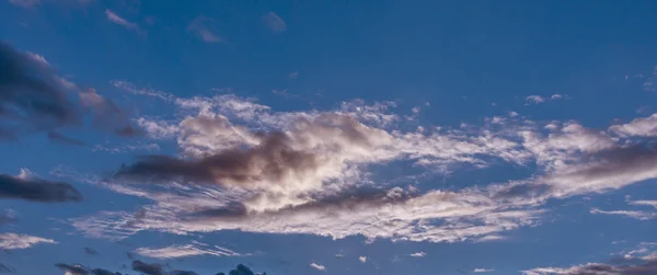 Cielo atardecer dramático. — Foto de Stock