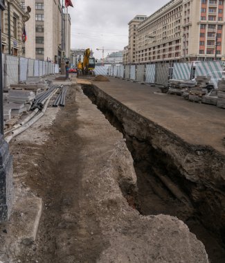 Tverskaya Caddesi'nde Mühendislik İnşaat. 