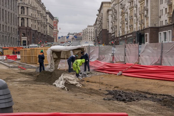 Engineering werkt in het Tverskaya Street. — Stockfoto