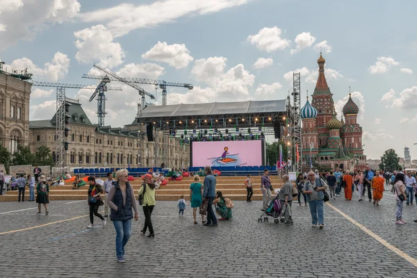 Open book fair on the Red Square in Moscow. — Stock Photo, Image