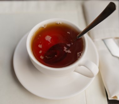 Bir fincan siyah çay..