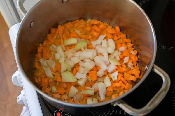 Frying Carrots Onions Pan — Stock Photo, Image