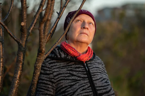 Herbstporträt Der Schönen Alternden Frau Natürliches Licht — Stockfoto