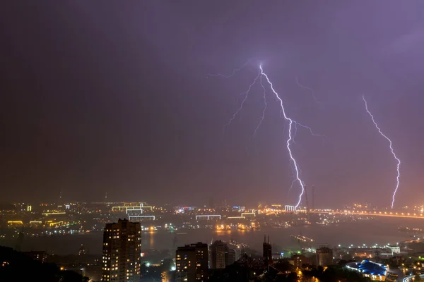 Gece Boyunca Şimşek Fırtınası — Stok fotoğraf