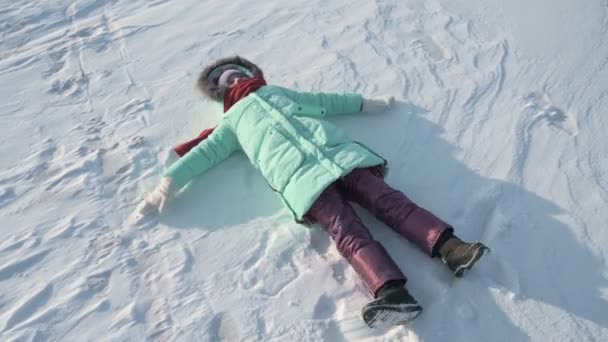 Petite Fille Fait Ange Neige — Video