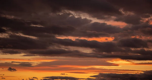 Vacker Färgglad Himmel Med Moln Och Solljus Färg Tonad — Stockfoto