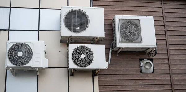 Industriële Airconditioners Aan Muur — Stockfoto
