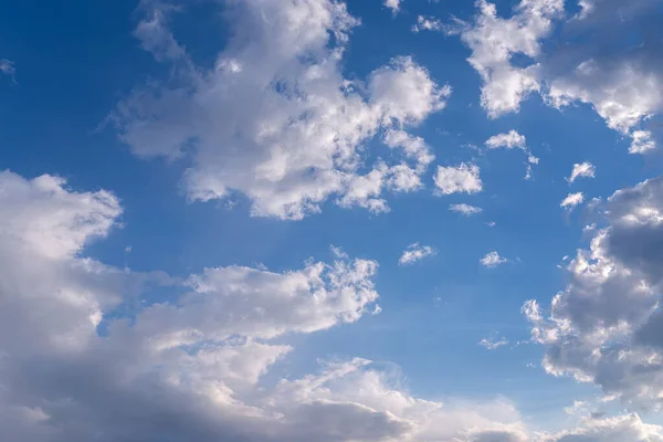 Blå Himmel Med Moln Naturbakgrund — Stockfoto