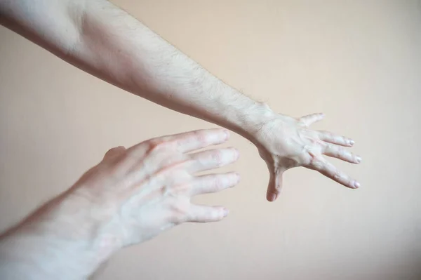 Ανδρικό Χέρι Επιλεκτική Εστίαση Ρηχό Βάθος Πεδίου — Φωτογραφία Αρχείου