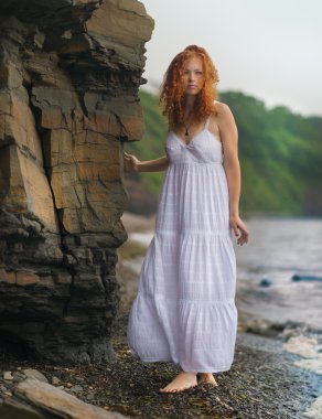 Kızıl saçlı Kadın.