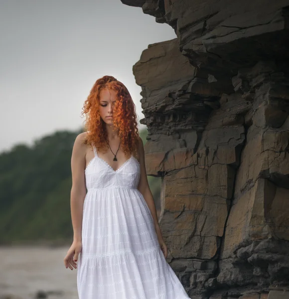 Roodharige vrouw. — Stockfoto