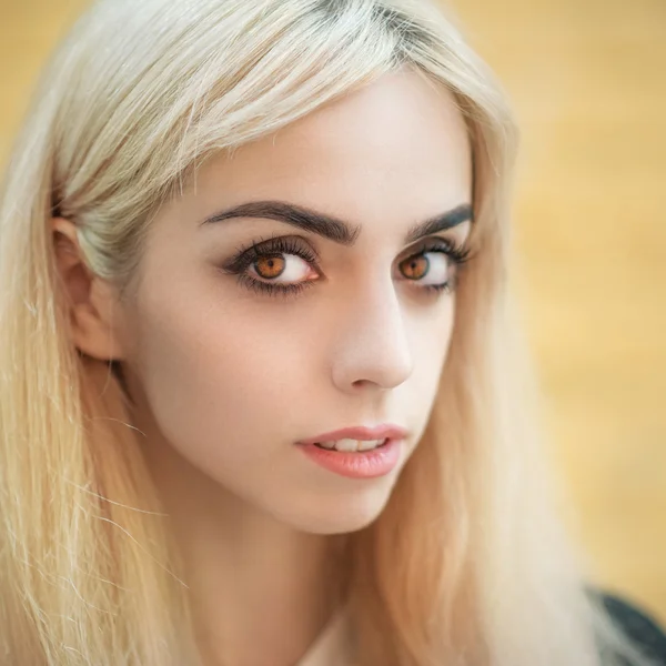 Retrato de uma menina bonita. — Fotografia de Stock